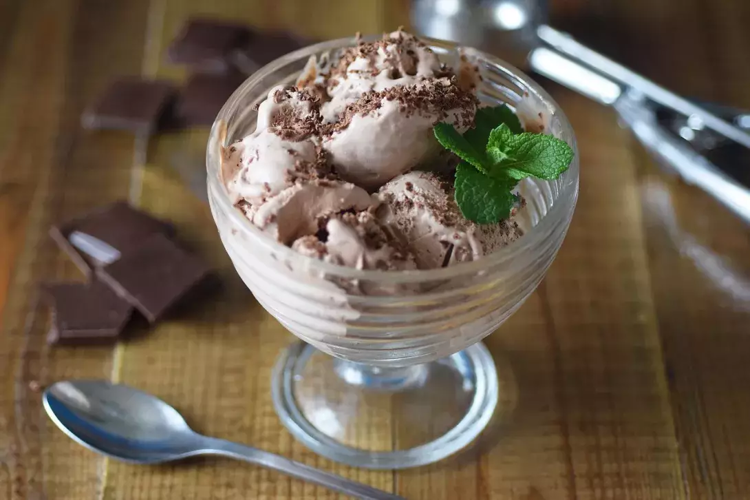 Το πιο δροσιστικό παγωτό σοκολάτα που έχετε δοκιμάσει ποτέ!