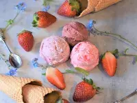 Το πιο νόστιμο σπιτικό παγωτό φράουλα!