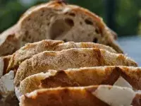 Σπιτικό και αφράτο χωριάτικο ψωμί 
