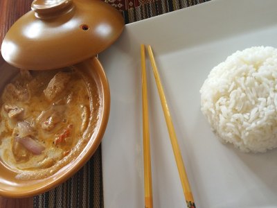 Κοτόπουλο με σάλτσα λεμονιού και ρύζι μπασμάτι