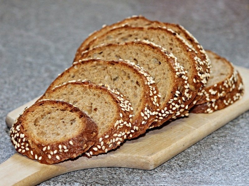 Σπιτικό και απλό ψωμί ολικής άλεσης 